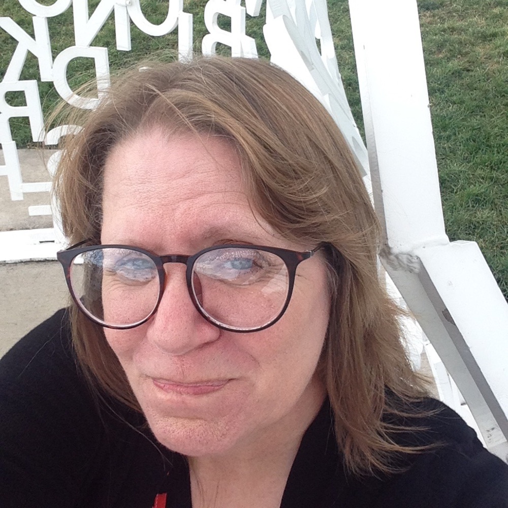 Meet your Posher, Terry /Triple Threat Treasures.